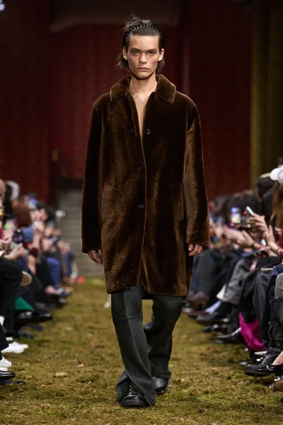 Look 54
